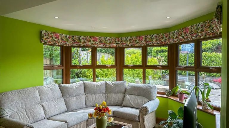Traditional style home modern motorised roman blind green floral patterns
