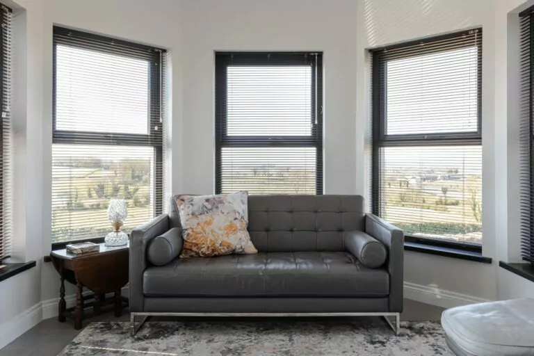 4 Essential Tips for Cleaning Aluminium Venetian Blinds